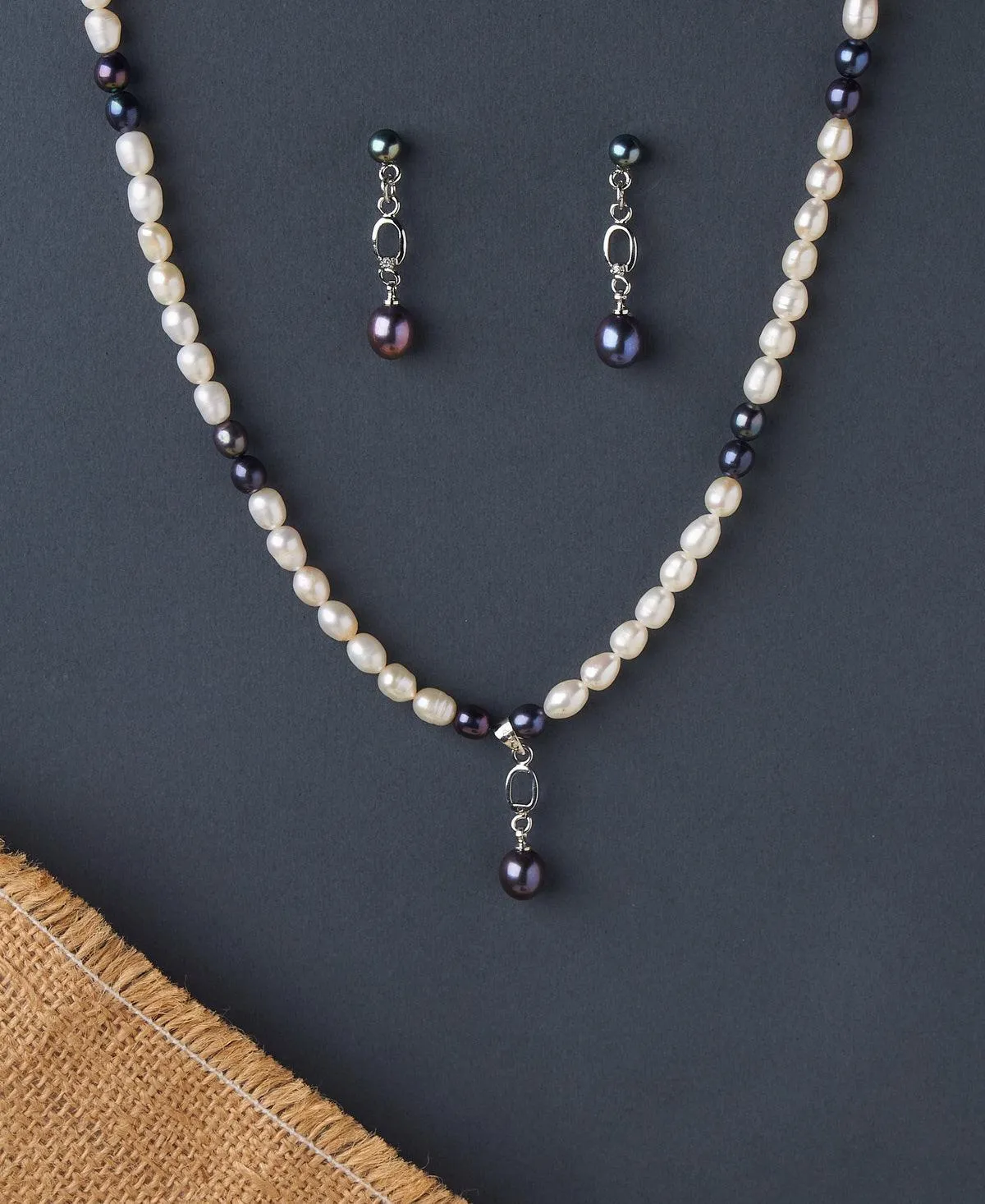 Elegant Pearl Necklace Set