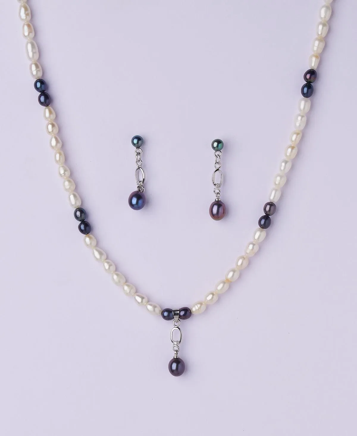 Elegant Pearl Necklace Set